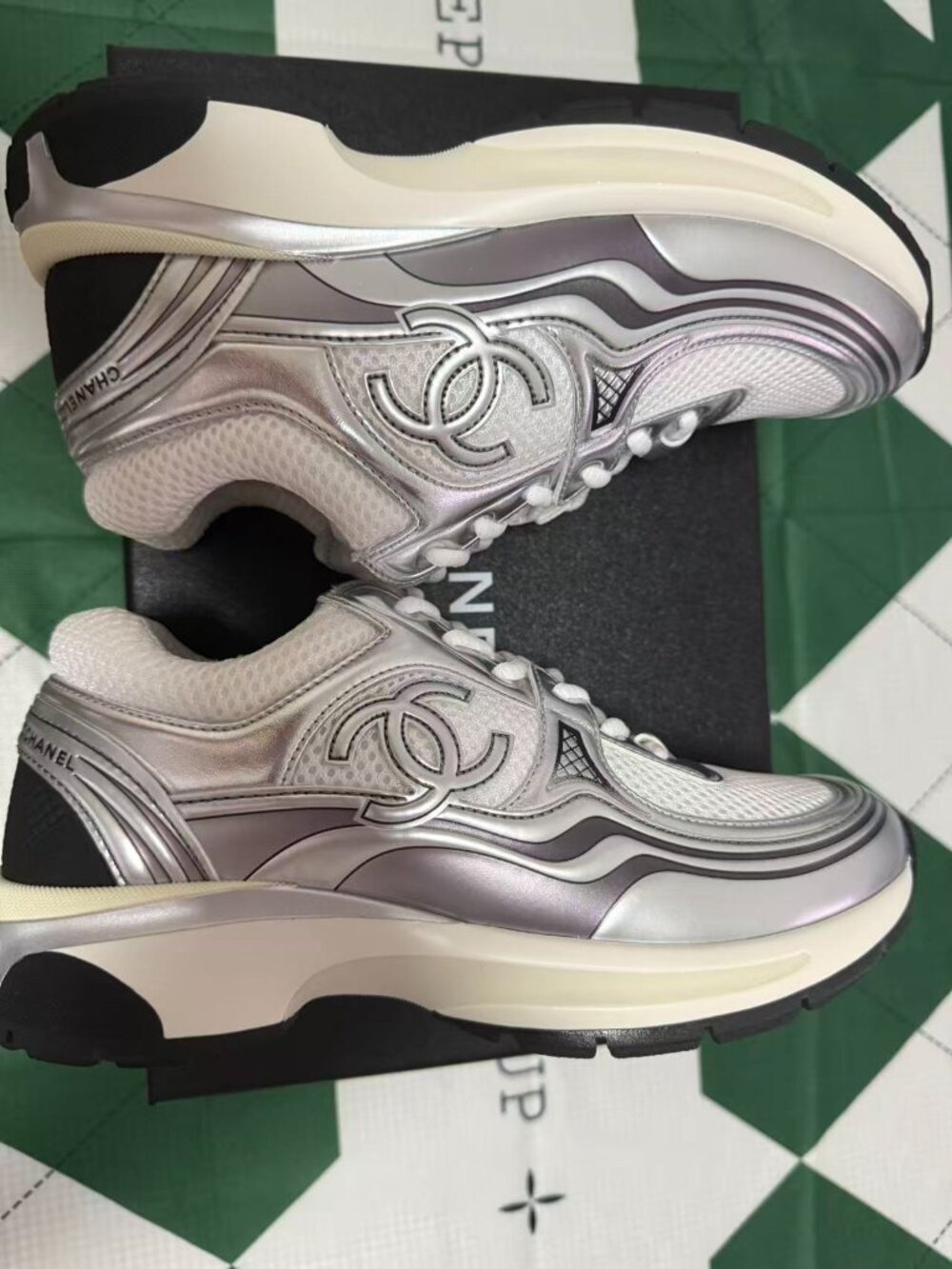 Chanel White Sneakers Sz 39 - Picture 4 of 5